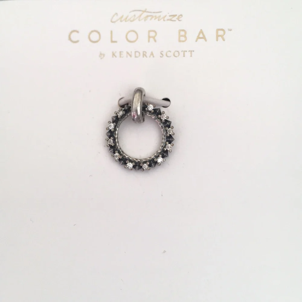 New Kendra Scott Double Link Bracelet with 3 Silver Tone Charm Accessories